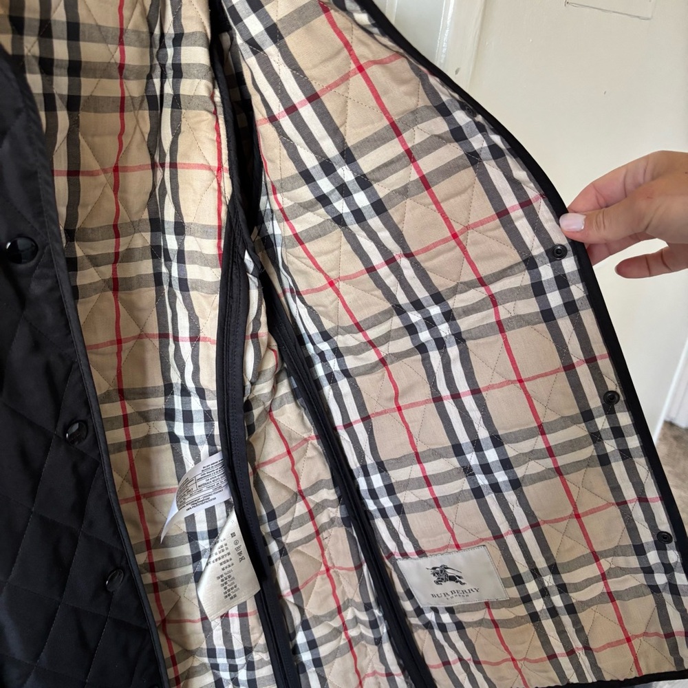 Burberry Black Quilted Women's Jacket - Picture 7 of 14
